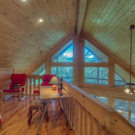 All Decked Out Blue Ridge Exterior photo