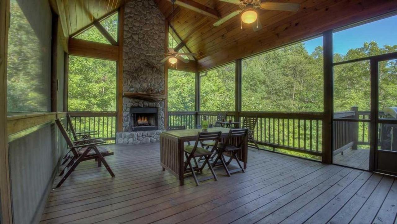 All Decked Out Blue Ridge Exterior photo
