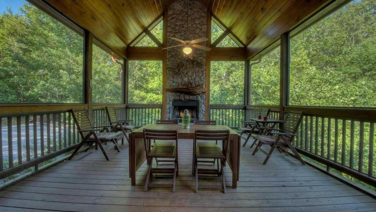 All Decked Out Blue Ridge Exterior photo