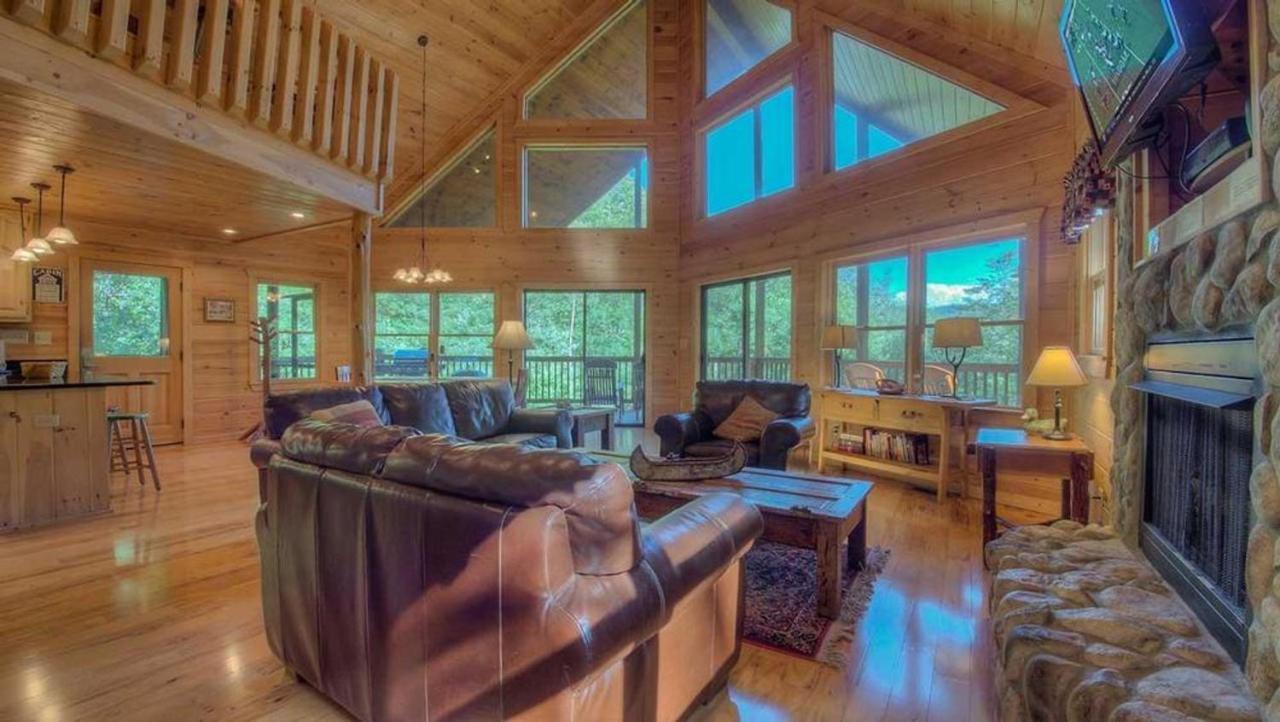 All Decked Out Blue Ridge Exterior photo