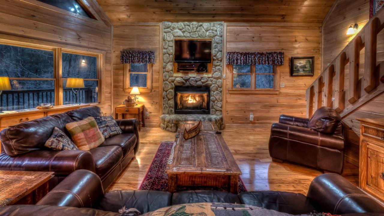 All Decked Out Blue Ridge Exterior photo
